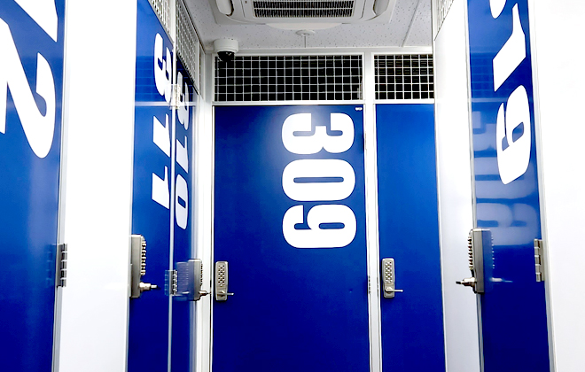 3Fトランクルーム-青色ドア